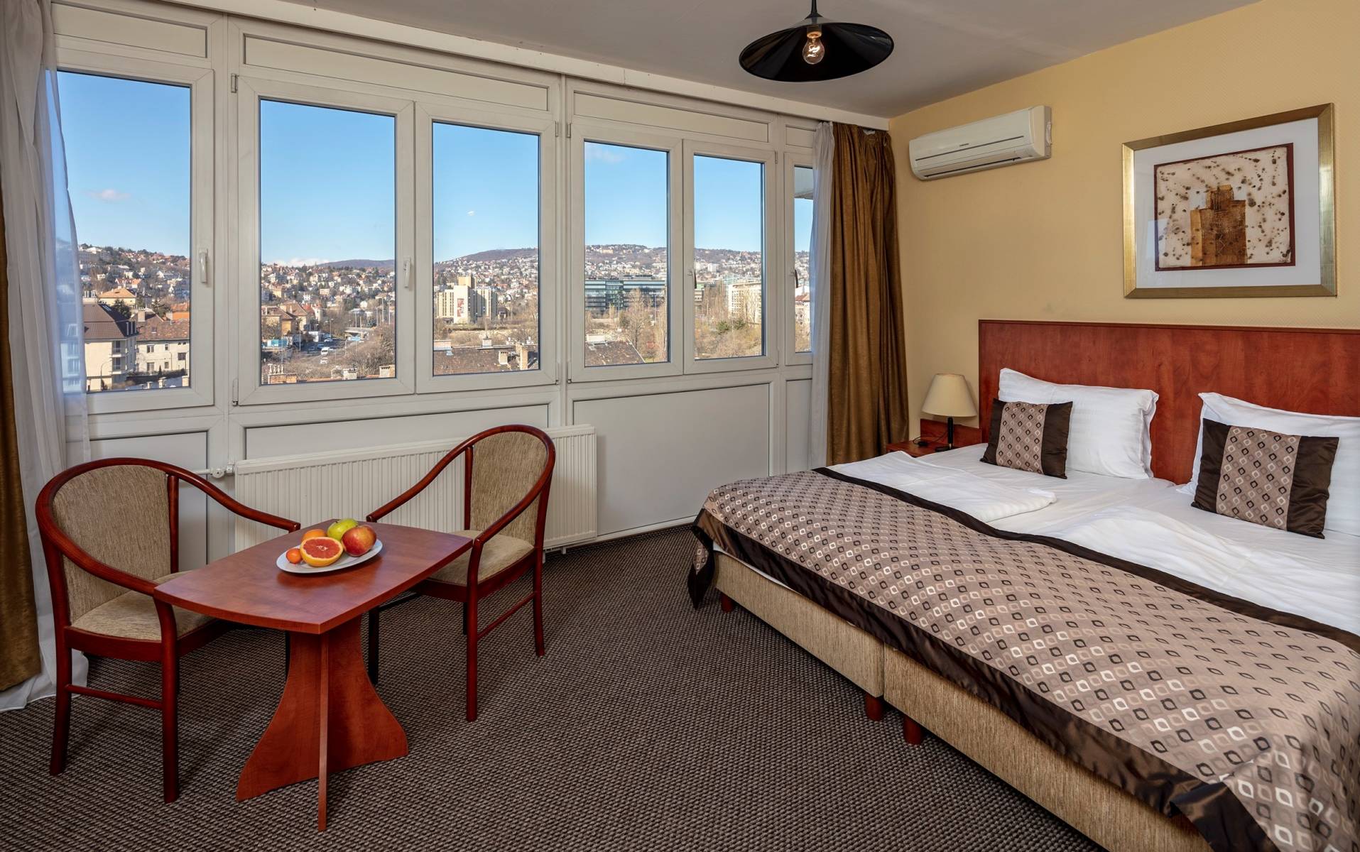 Our rooms Economy studios Budapest Hotel Hotel Charles in the